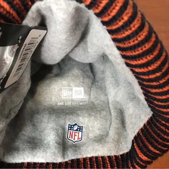 Chicago Bears Men's New Era NFL Sideline Home Official Fleece Lined Pom Beanie - Picture 9 of 9